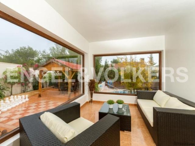 Beautiful Villa in a perfect location - 2