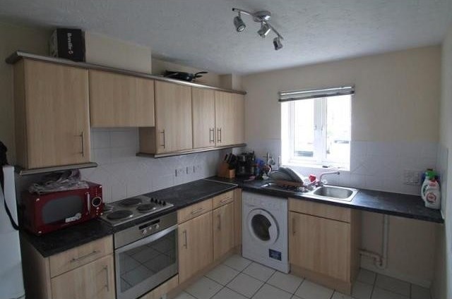 Unfurnished 2 bedroom Flat For Rent:.. - 2