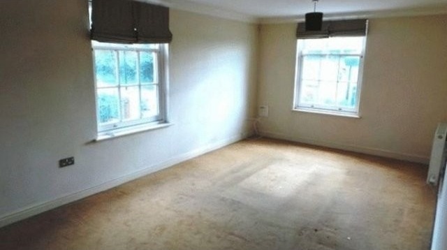 2 Bed Flat/Apartment To Let in..
