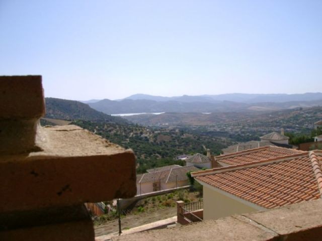 2100 m plot of land with elec and water