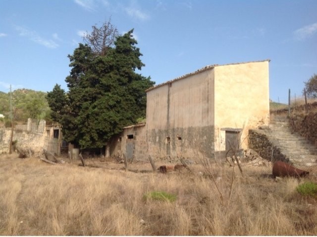 Spacious building plot in best area in.. - 2
