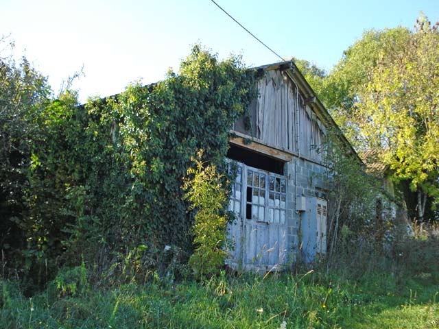 Workshop And Hangar In The Limousin Area