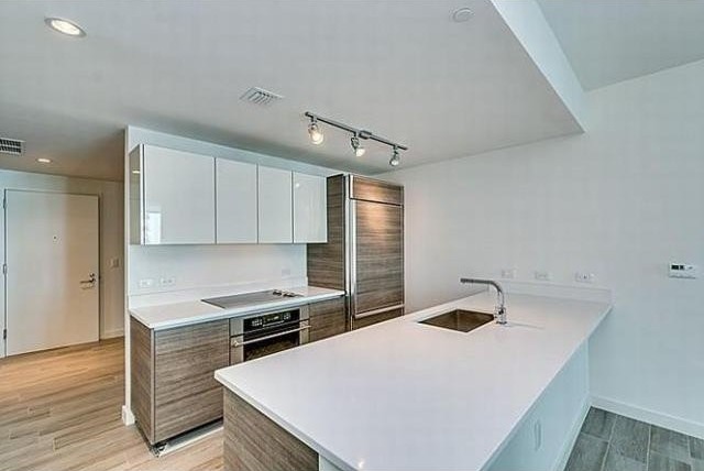 2 bedroom Flat For Sale: 1100 S MIAMI.. - 2
