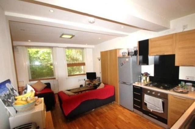 3 Bed Flat/Apartment To Let in London