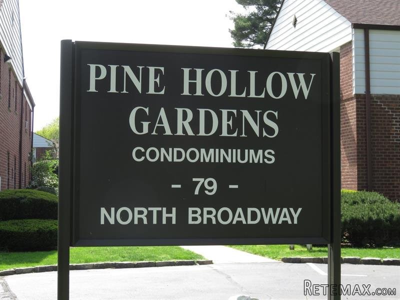 1 bedroom House For Sale: 79 N Broadway..