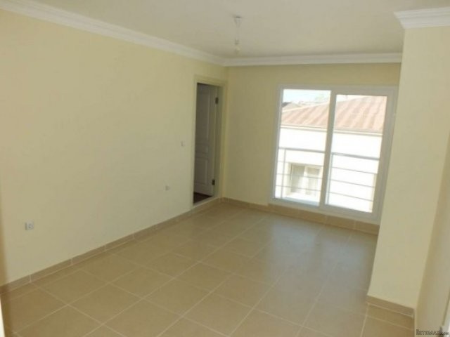 Spacious Property Only 400m From Beach