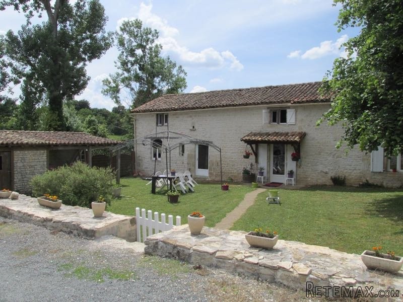 Detached Stone Longer With Swimming Pool