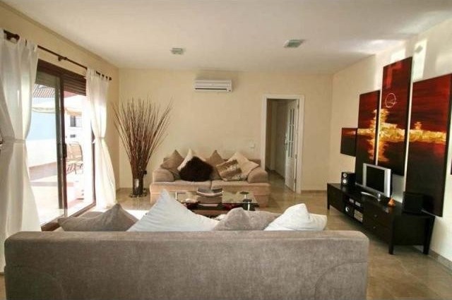 2 bedroom Apartment For Sale: El Coto.. - 2
