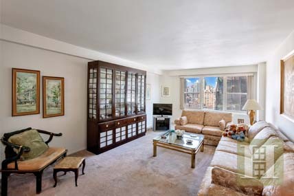 2 bedroom Apartment For Sale: 370 EAST..