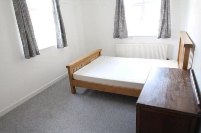 4 bed flat to rent - 2