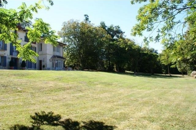 6 bedroom Castle For Sale: 24100.. - 2