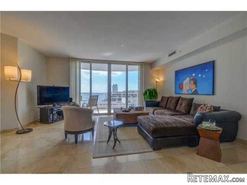 1 bedroom Flat For Sale: 848 BRICKELL..