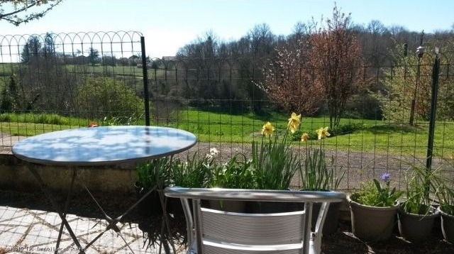 2/3 Bedroom House with Garages and Land.. - 2