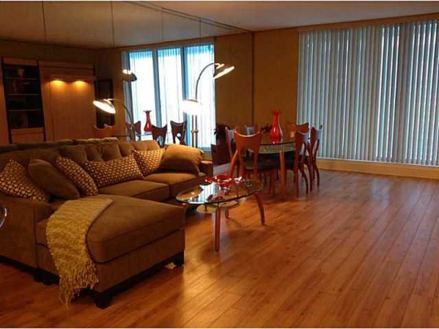 2301 COLLINS AV, 1516, Miami Beach, FL..