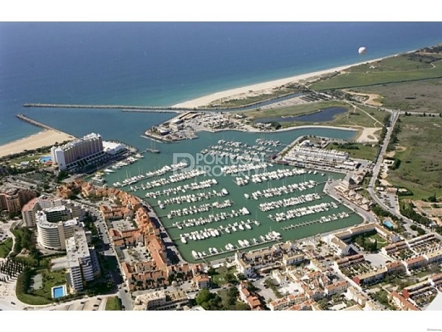 Frontline recently renovated Marina.. - 2