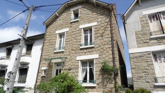 Beautiful 5 bed stone house with a..