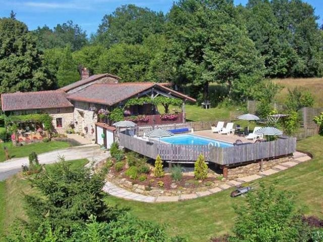 Superb Country Cottage With 4 Bedrooms..