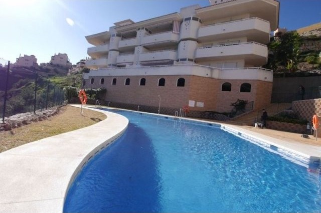 2 Bed Apartment for sale in Calahonda