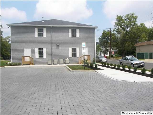 Commercial Property For Sale: 103 Drs.. - 2