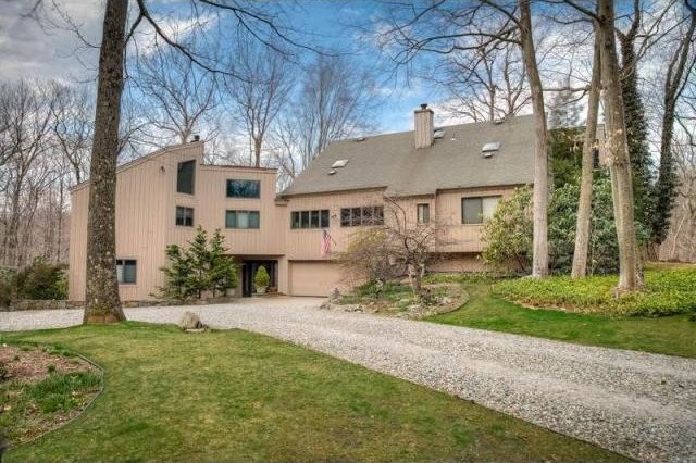 4 bedroom Residence For Sale: Pound..