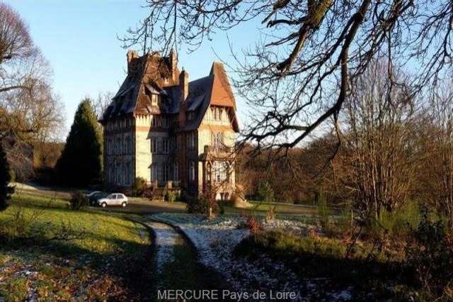 12 bedroom Manor House For Sale: 61140..