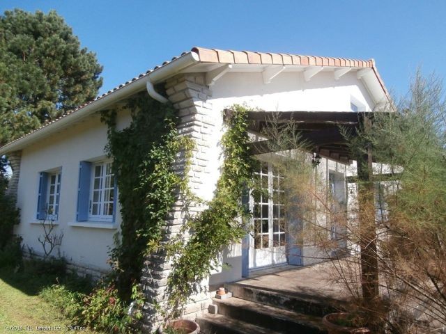 Immaculate Bungalow In A Privileged and.. - 2