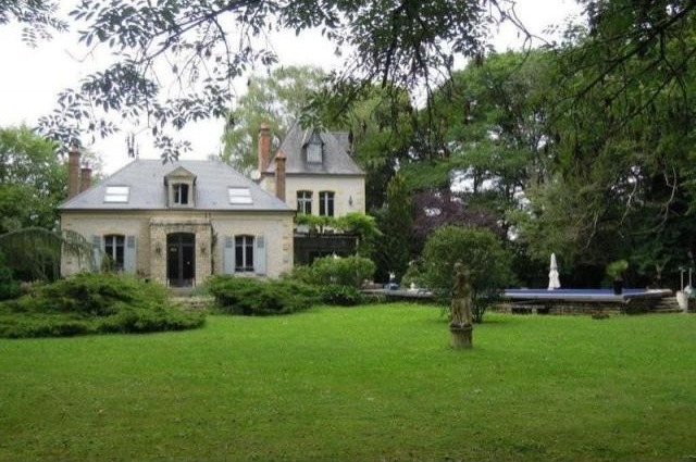 4 bedroom House For Sale: 18000 BOURGES