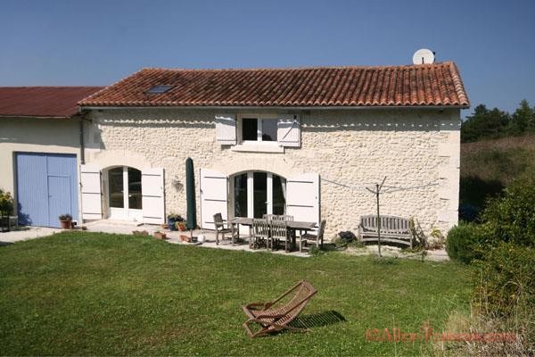 Grand-Brassac (24) - Superb barn..