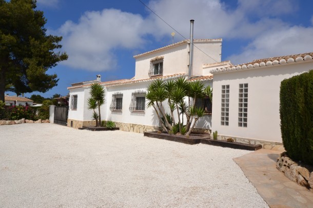 4 Bedroom 3 Bathroom Villa Javea*