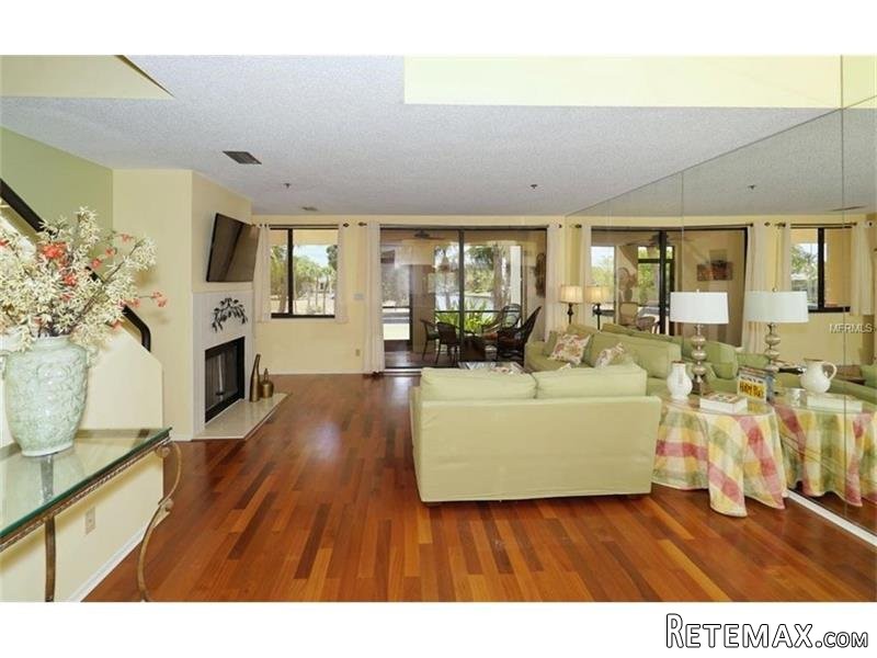 3 bedroom Town House For Sale: 1916.. - 2