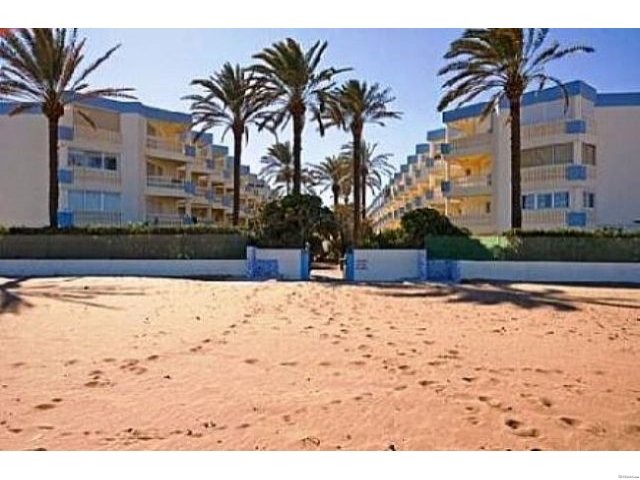 LAS MARINAS, DENIA bajo con 3..