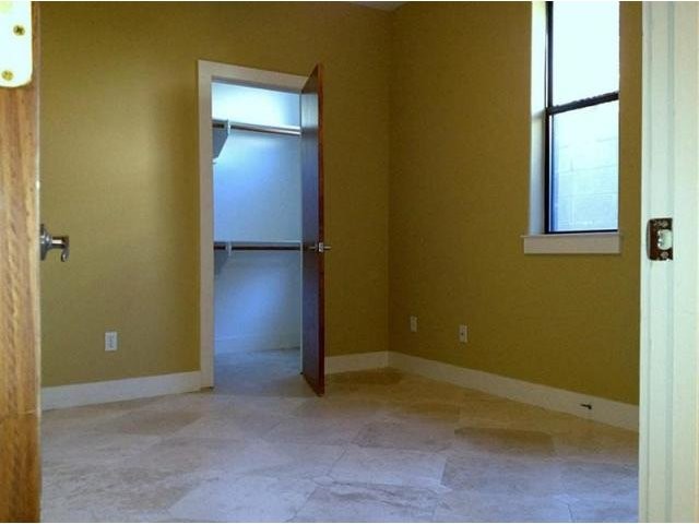 3 bedroom Apartment For Sale: 1929.. - 2