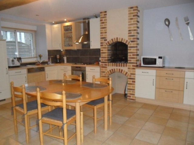 Vente Maison 6 Pieces De 170 M2 53300.. - 2