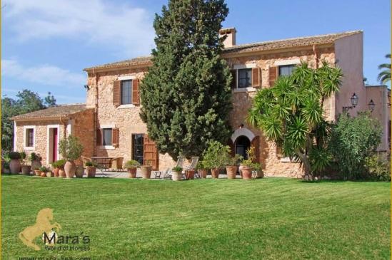superb Finca for horselovers in..