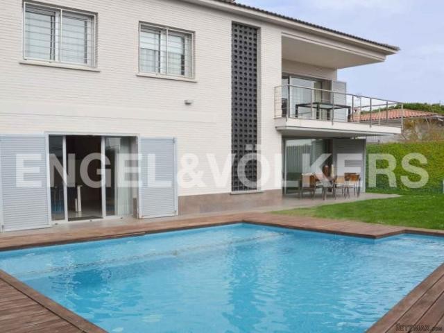 Impeccable in the center of Alella