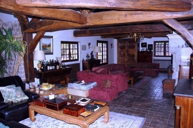 6 bedroom House For Sale: 45110.. - 2