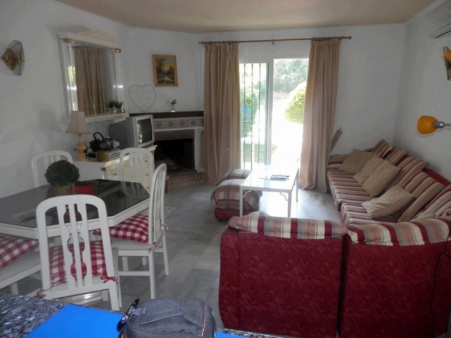 2 Bed Town House for sale in Calahonda - 2