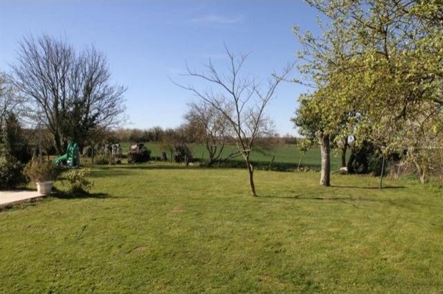 4 bedroom Longere For Sale: 86190 20.. - 2