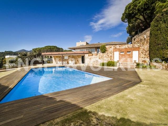 Fabulous home good location, Barcelona..