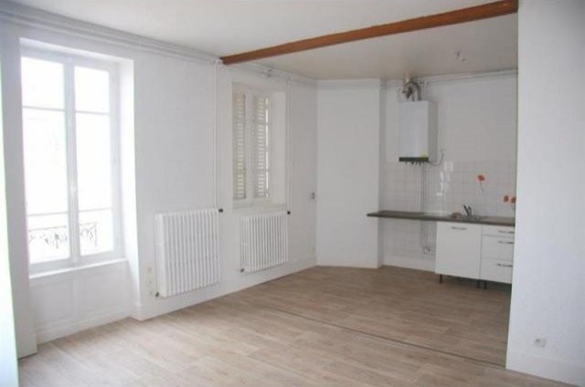 3 bedroom Flat For Sale: 63140..