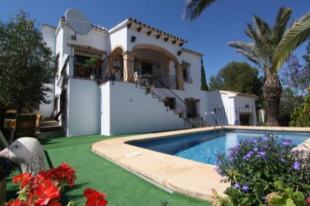 4 Bedrooms - Villa - Alicante - For Sale