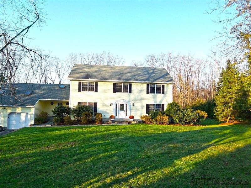 4 bedroom House For Sale: 14 Apache..