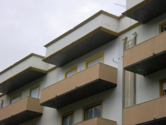 3 bedroom apartment with balcony on.. - 2