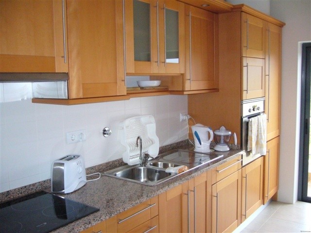 TWO BEDROOM APARTMENT CLOSE TO THE BEACH - 2