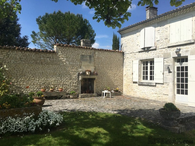 Maison De Maitre For Sale With Garden.. - 2