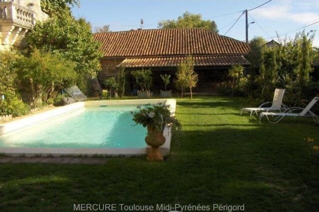 8 bedroom House For Sale: 24000 DORDOGNE - 2