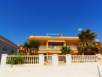 Penthouse - Amazing 3 bed penthouse 1st..