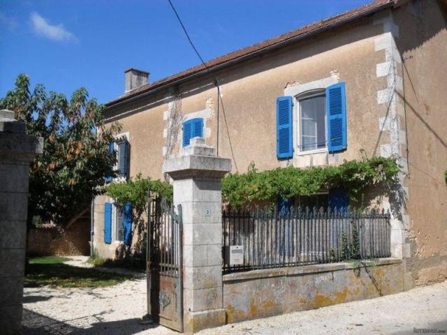 2 Bedroom Detached House For Sale