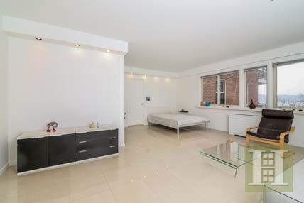 Apartment For Sale: 2621 PALISADE.. - 2