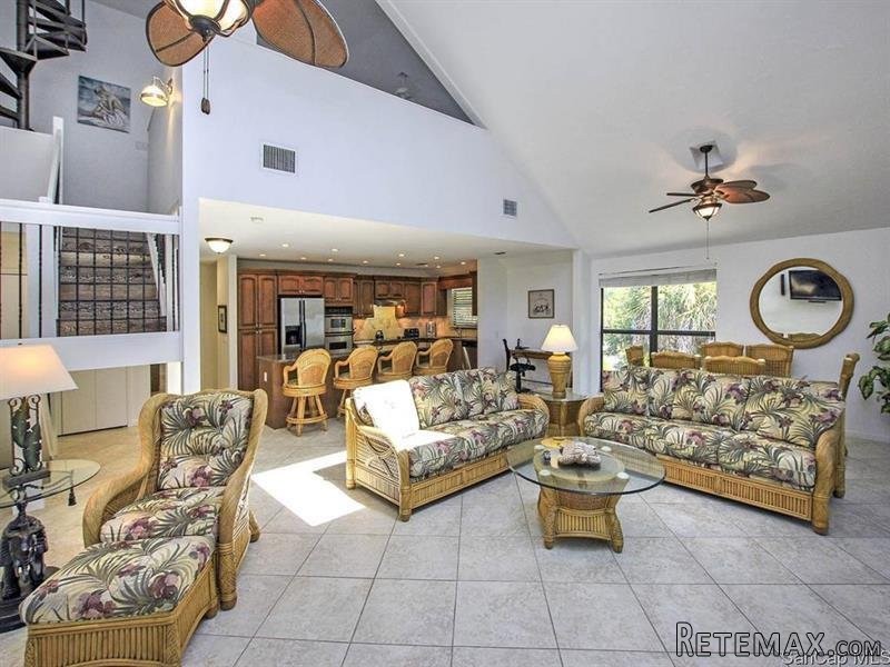 3 bedroom Condominium For Sale:.. - 2